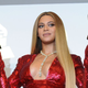 For reference, here is a picture of flesh-Beyoncé, showing off her daily exercise regimen. (Photo: Jason LaVeris/Getty Images)
